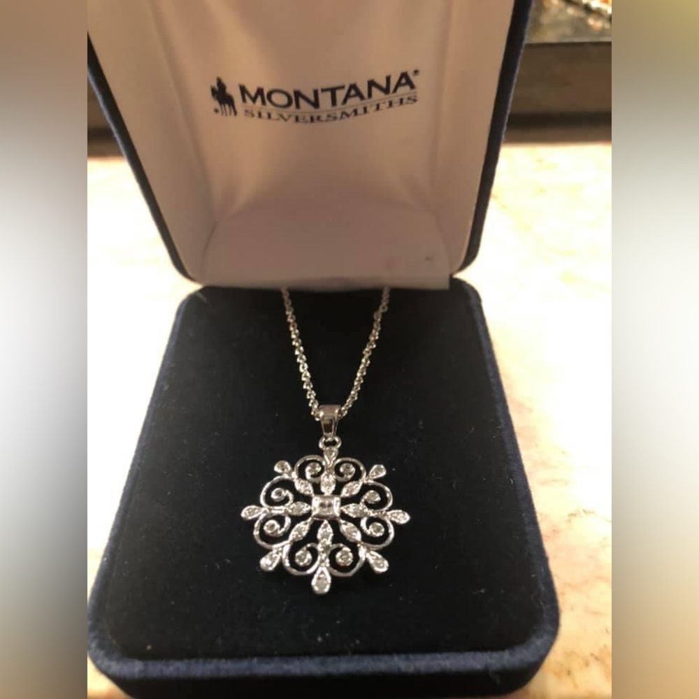 Montana Silversmiths sterling plated CZ snowflake necklace - Picture 3 of 5
